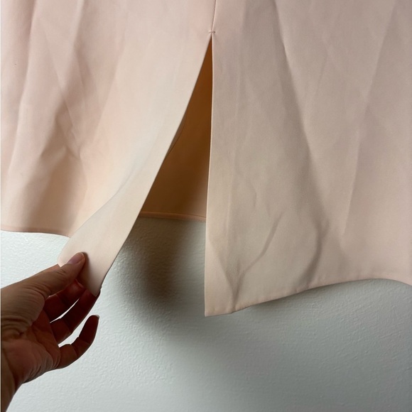 HELLESSY • Women’s Silk Light Pink Short Sleeve Split Back Blouse Size Small - Picture 4 of 7